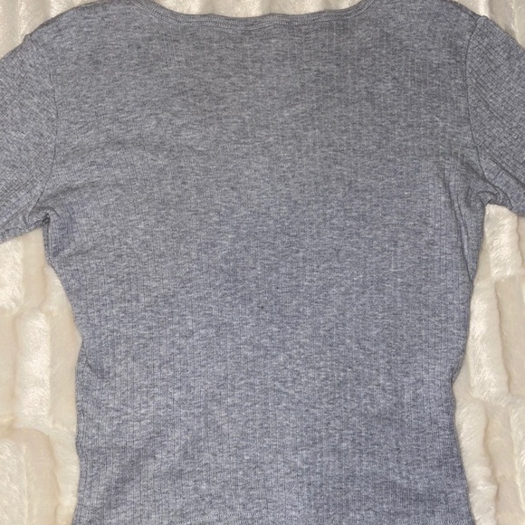 Brandy Melville gray V-neck long sleeve top - Picture 3 of 3